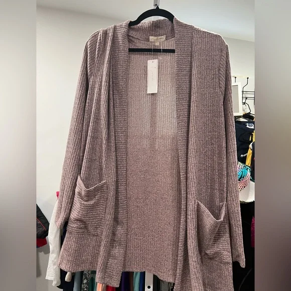 NWT Cozy Tan Pink Rose Sweater
Cardigan SIZE L Women's Pink Open-Front Sweater - Picture 2 of 7